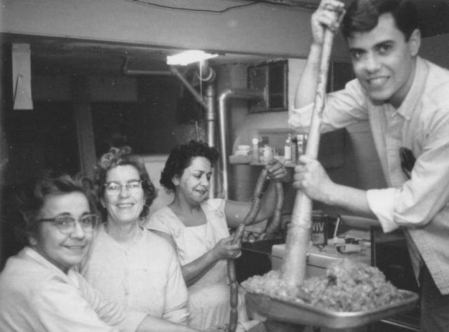 10416604_377639792399020_6842193770929473073_n